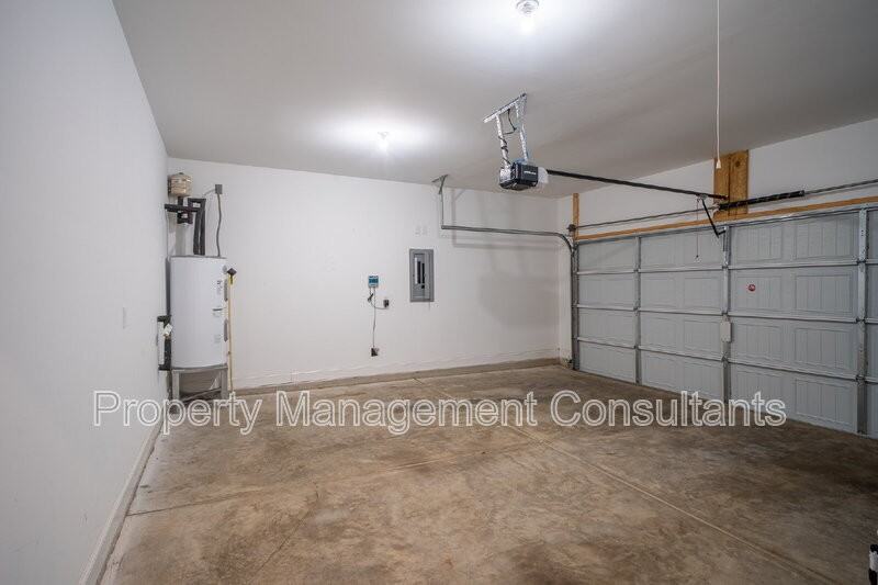 1033 Highgrove Hts Nw - Photo 7 of 26