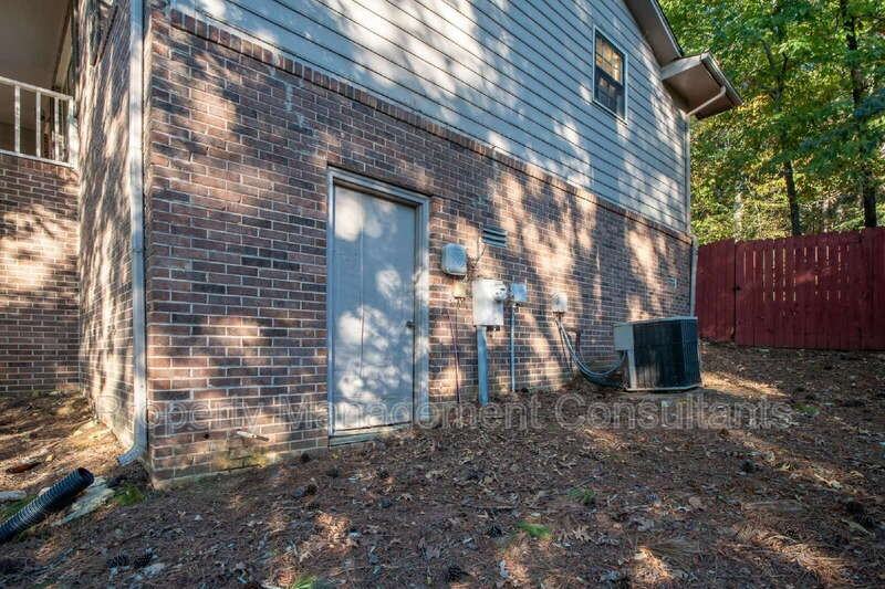2624 Excalibur Dr Se - Photo 3 of 27