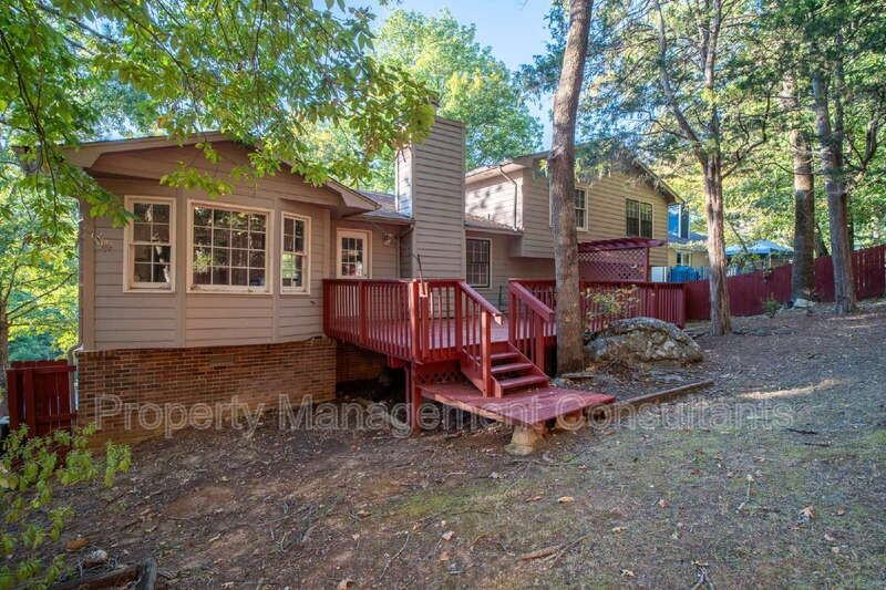 2624 Excalibur Dr Se - Photo 5 of 27