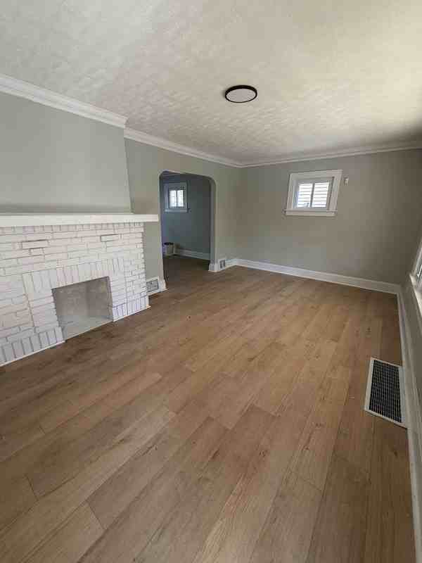 14209 Glendale Ave - Photo 2 of 9