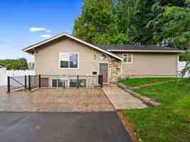featured image of 2812 Ne Bryant St
