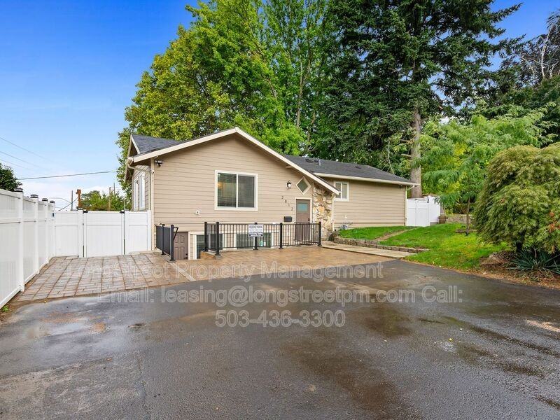 2812 Ne Bryant St - Photo 2 of 47