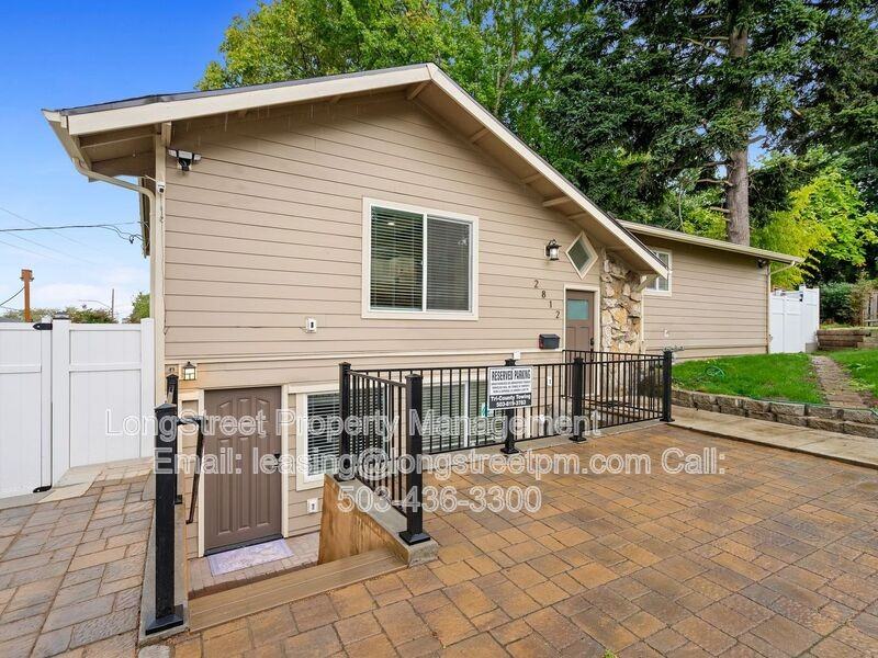2812 Ne Bryant St - Photo 4 of 47