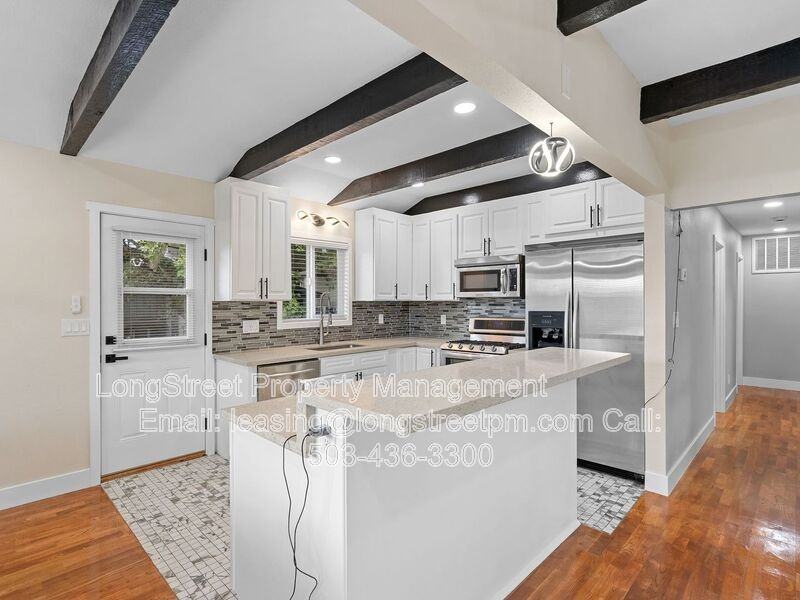 2812 Ne Bryant St - Photo 6 of 47