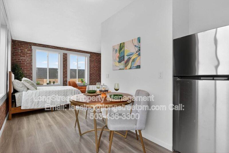 708 N Killingsworth St #8 - Photo 2 of 7