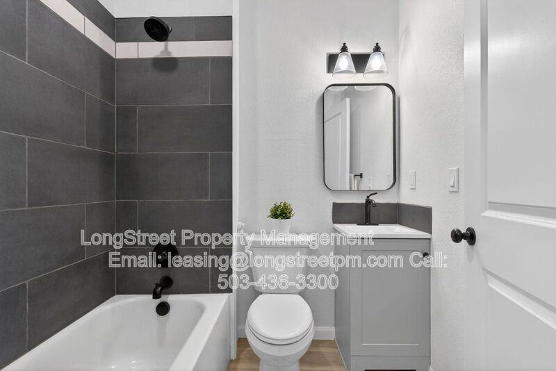 708 N Killingsworth St #8 - Photo 7 of 7