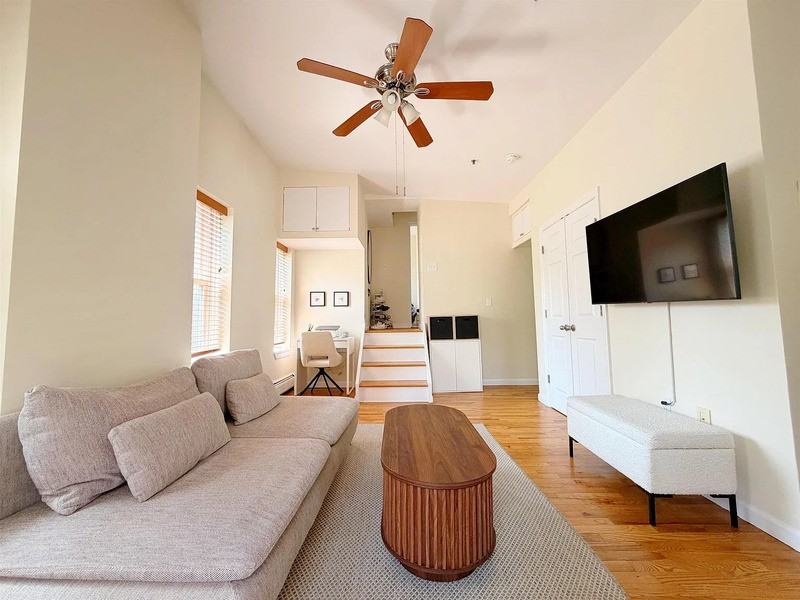 440 Jersey Ave #302 - Photo 2 of 10