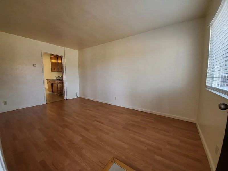 230 E San Salvador St #7 - Photo 3 of 17