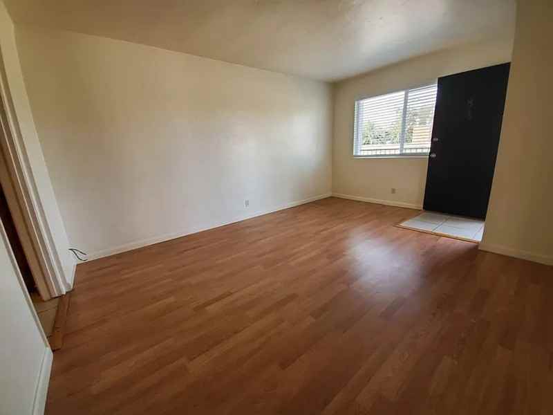 230 E San Salvador St #7 - Photo 4 of 17