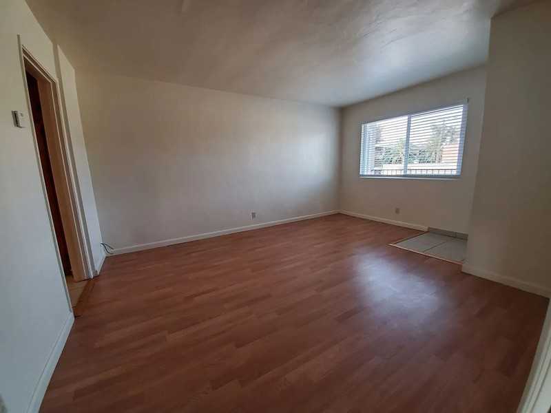 230 E San Salvador St #7 - Photo 6 of 17