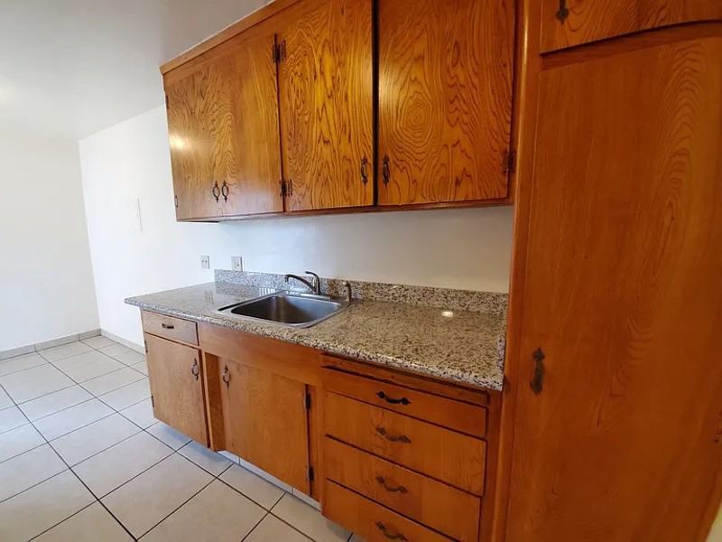 230 E San Salvador St #7 - Photo 7 of 17
