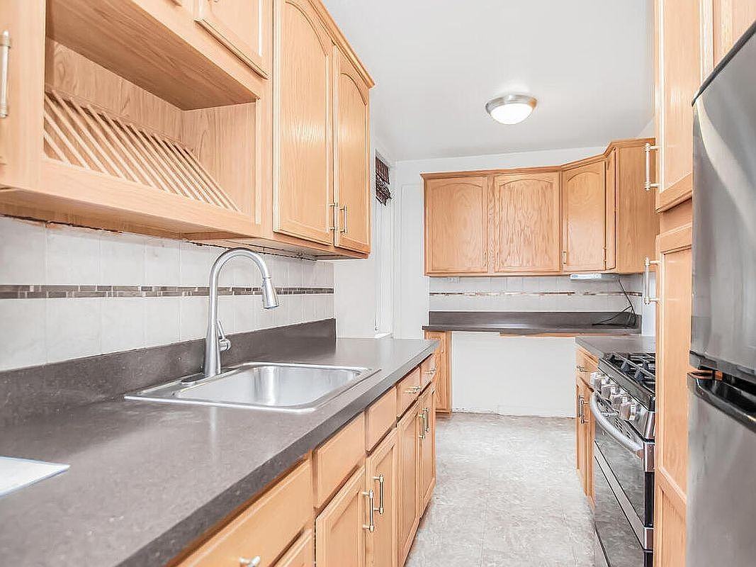 1425 Thieriot Ave #2J - Photo 5 of 12