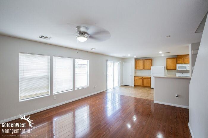 217 Snow Dome Ave - Photo 3 of 20