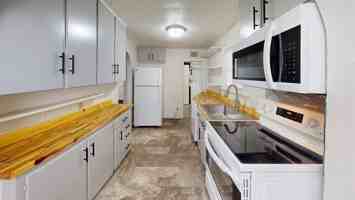 featured image of 719 N 12th St