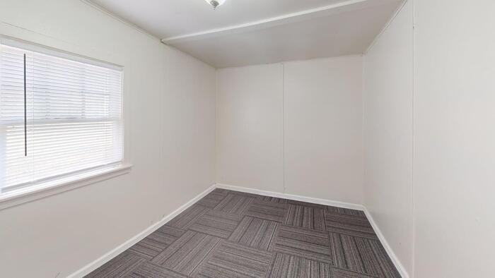 719 N 12th St - Photo 6 of 9