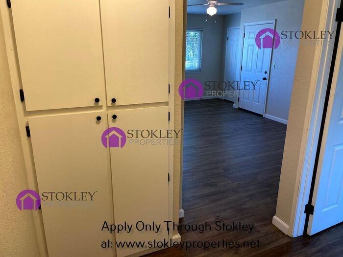 305 E St - Photo 3 of 13