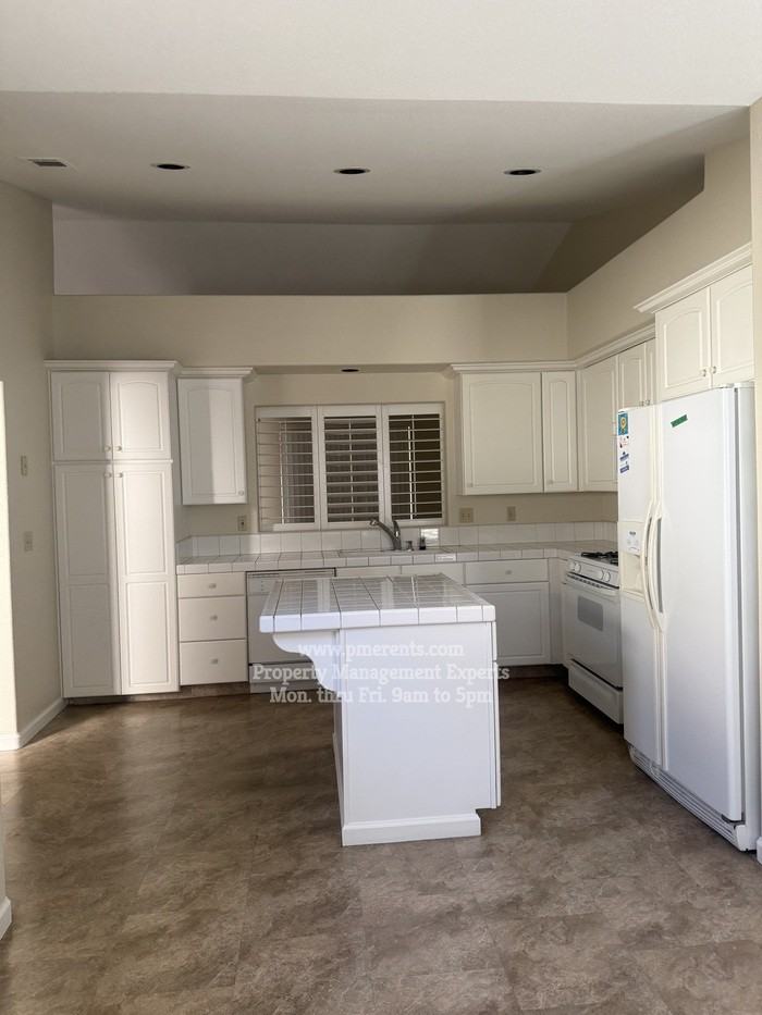 3012 Mayten Ct - Photo 2 of 4