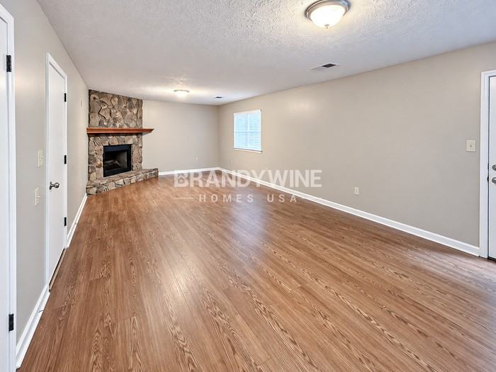 115 Bennington Dr - Photo 4 of 28