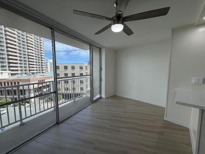 750 Amana St #111 - Photo 5 of 5