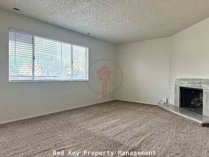 379 Noble Rd - Photo 3 of 10
