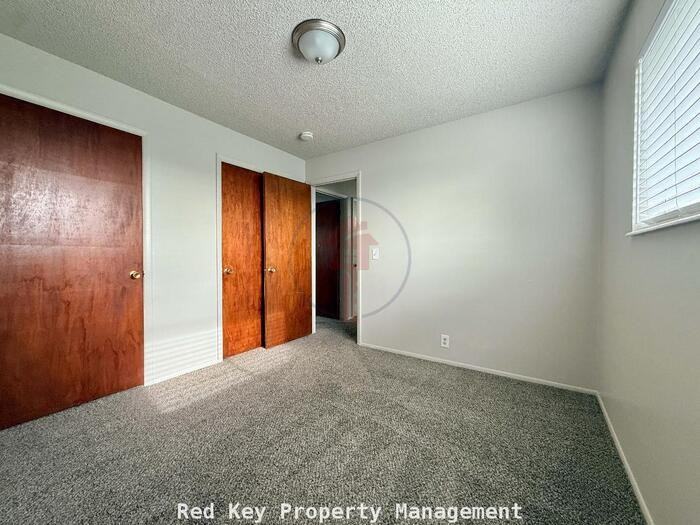 379 Noble Rd - Photo 7 of 10