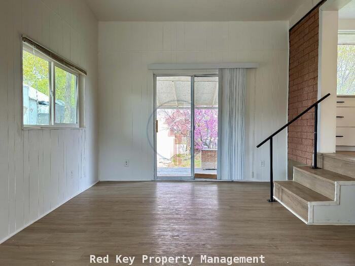 543 Stansbury Ave #A - Photo 7 of 14