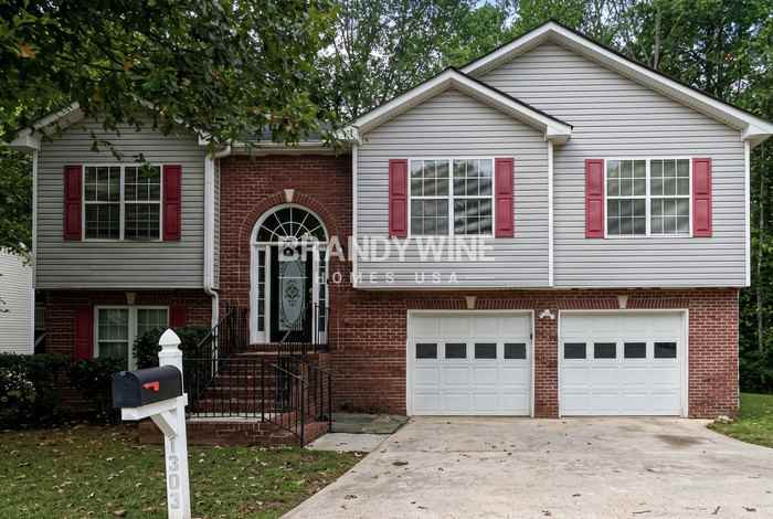 1303 Birch Ct - Photo 2 of 24