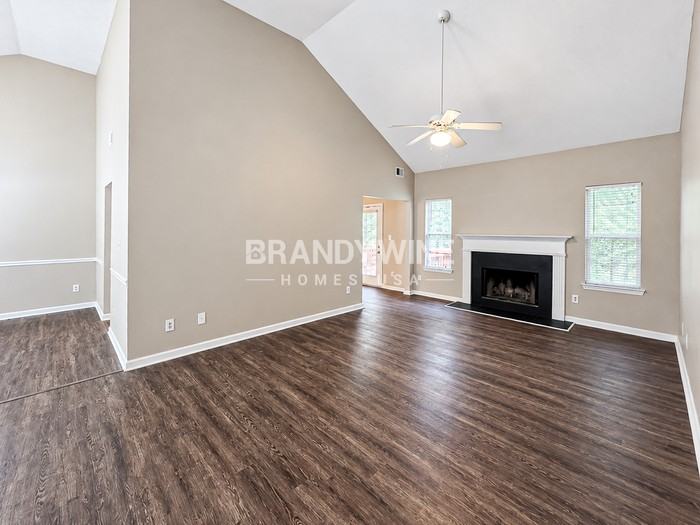 1303 Birch Ct - Photo 4 of 24