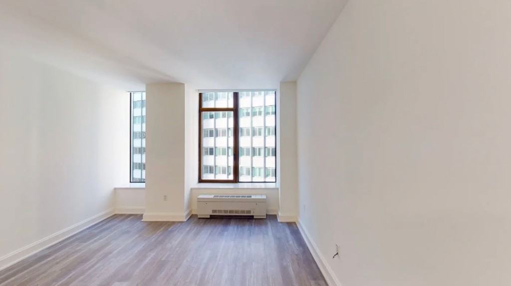 10 Hanover Sq #12T - Photo 2 of 5
