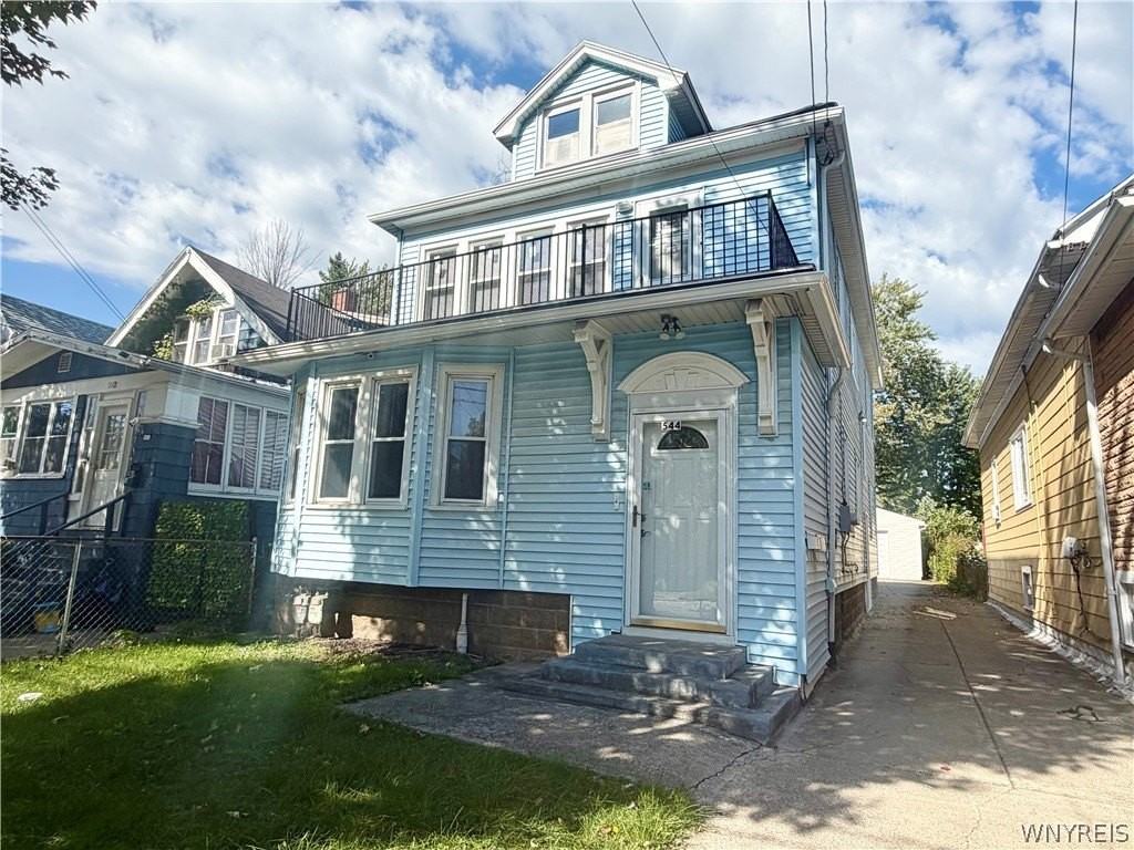 544 Lasalle Ave - Photo 2 of 18