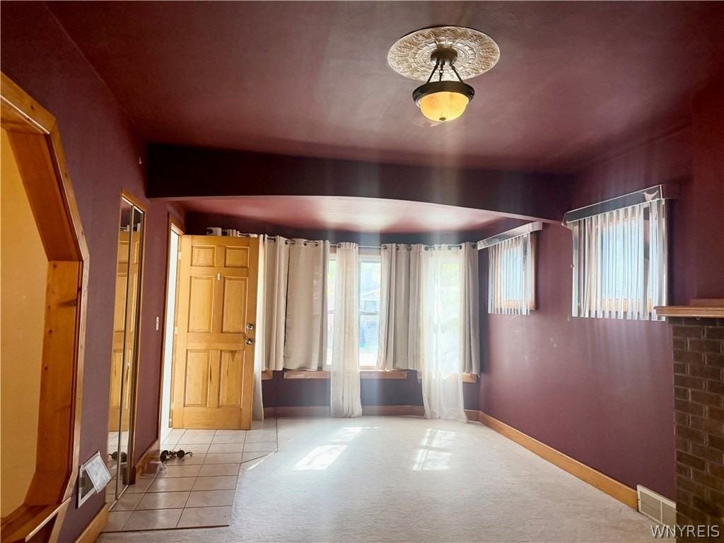 544 Lasalle Ave - Photo 5 of 18