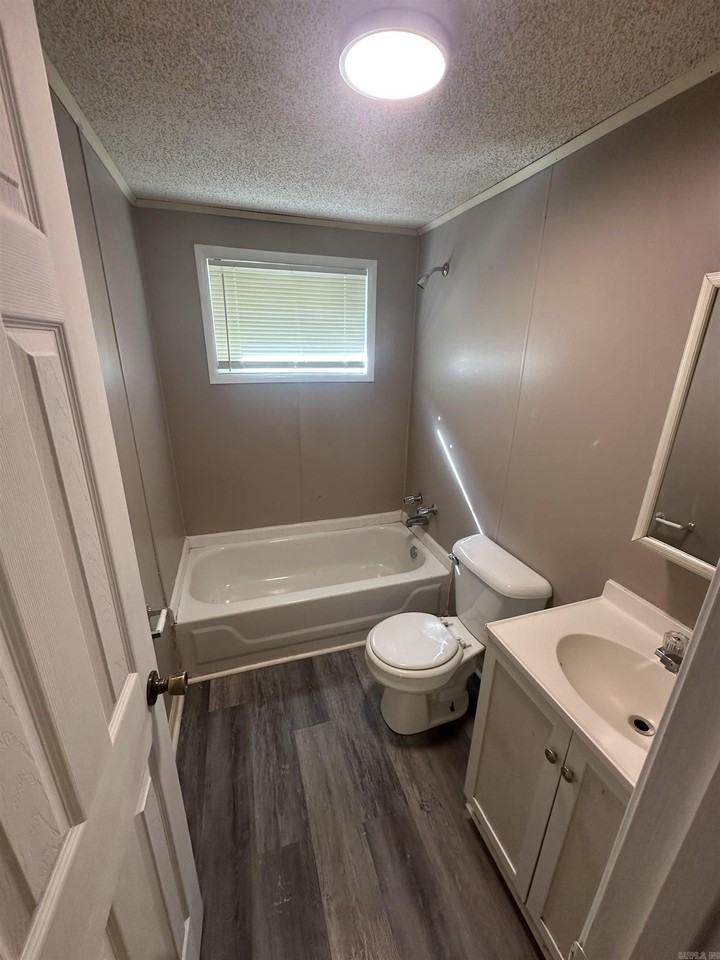 804 1/2 W 45th St #1-2 - Photo 7 of 12