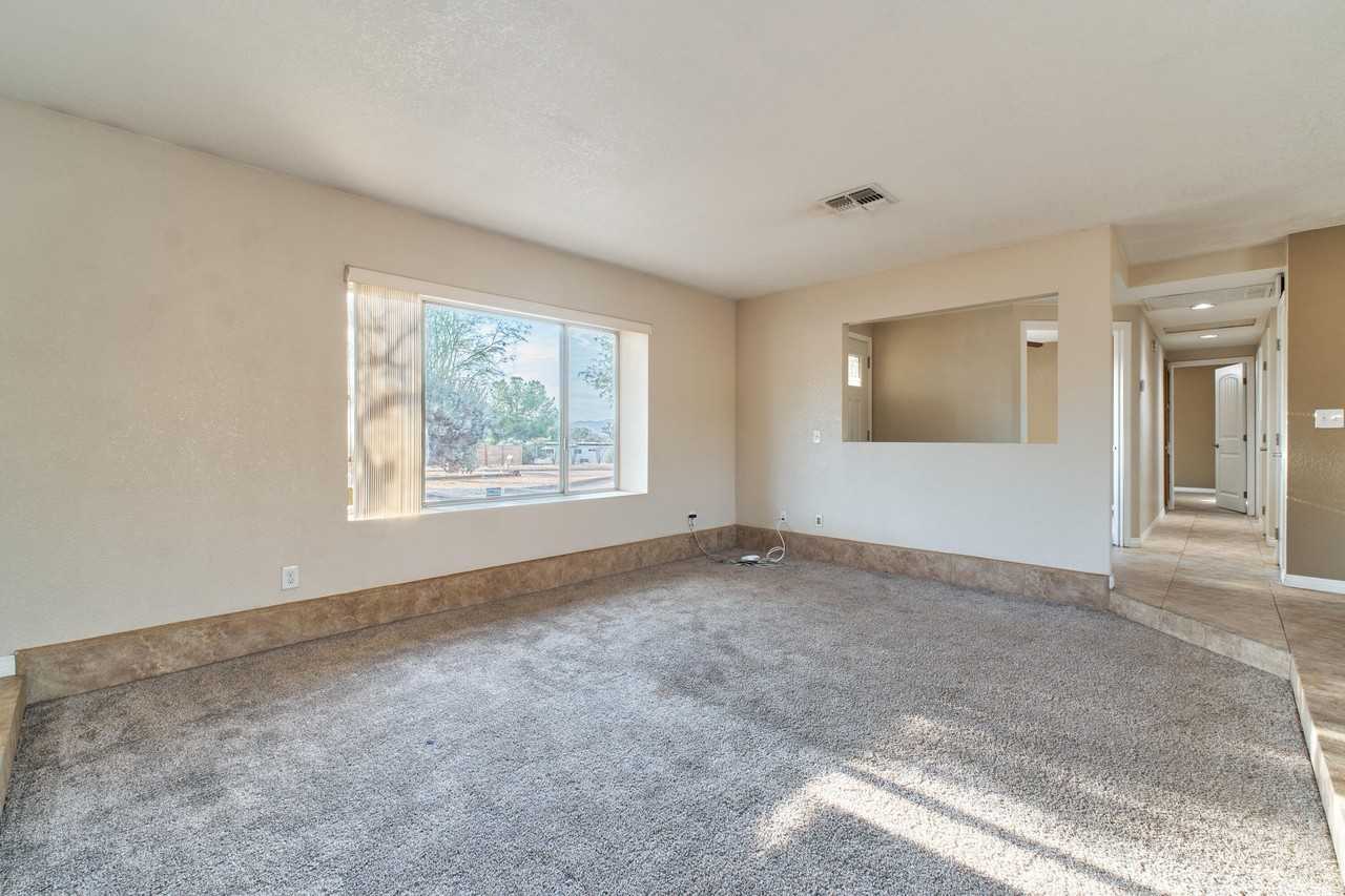 8395 Keats Ave - Photo 7 of 29