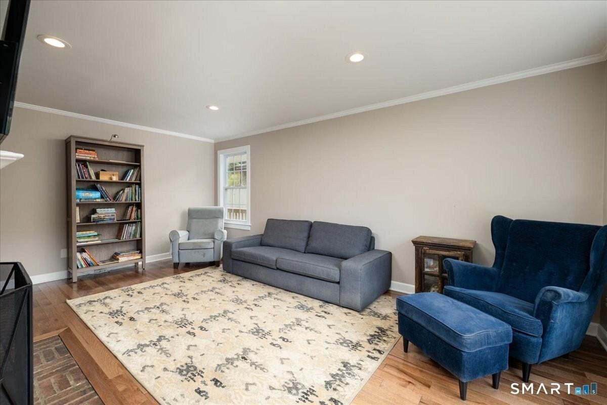 27 Hale St - Photo 6 of 35
