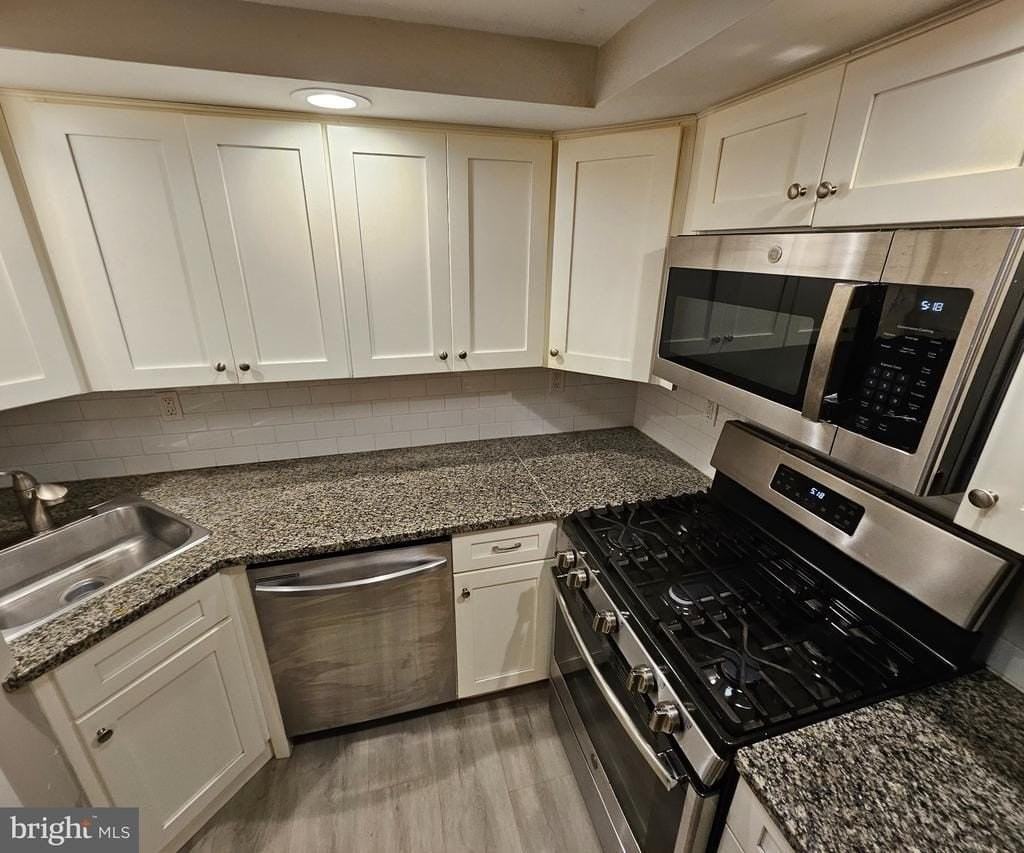 200 N Wayne Ave - Photo 3 of 9