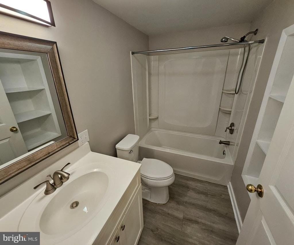 200 N Wayne Ave - Photo 7 of 9