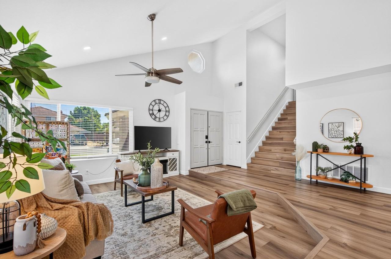 920 Merlin Ct #1 - Photo 4 of 16