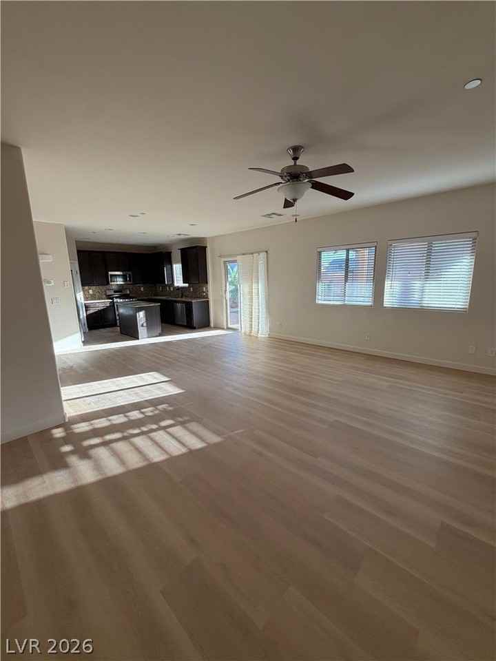 382 Clown Creek St - Photo 5 of 21