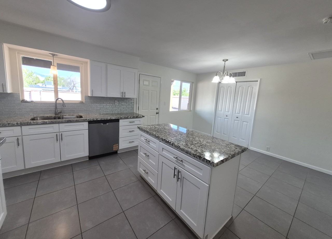 7325 E Placita Antigua #1 - Photo 4 of 31