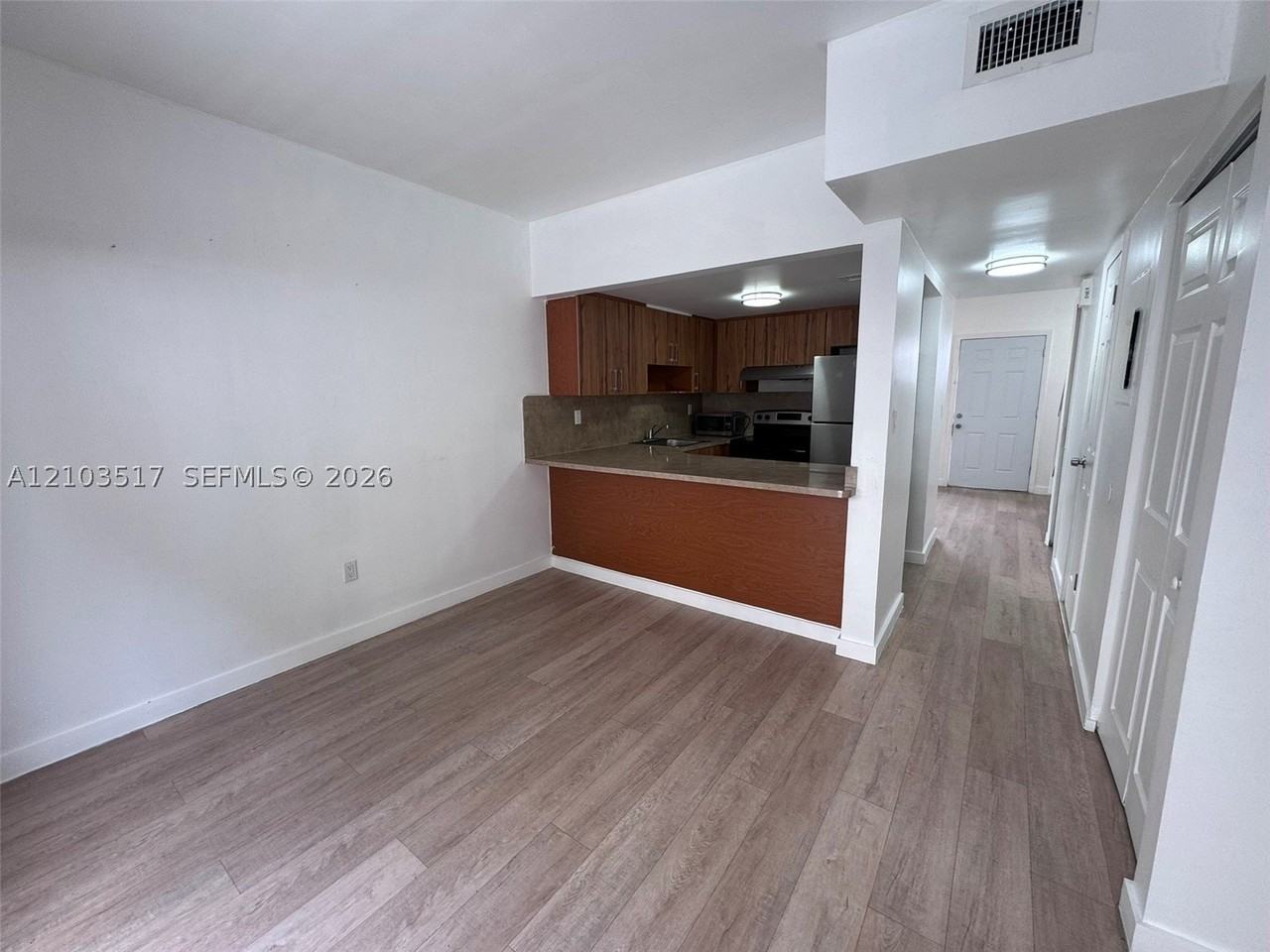 324 W 74th Pl #6 - Photo 4 of 18