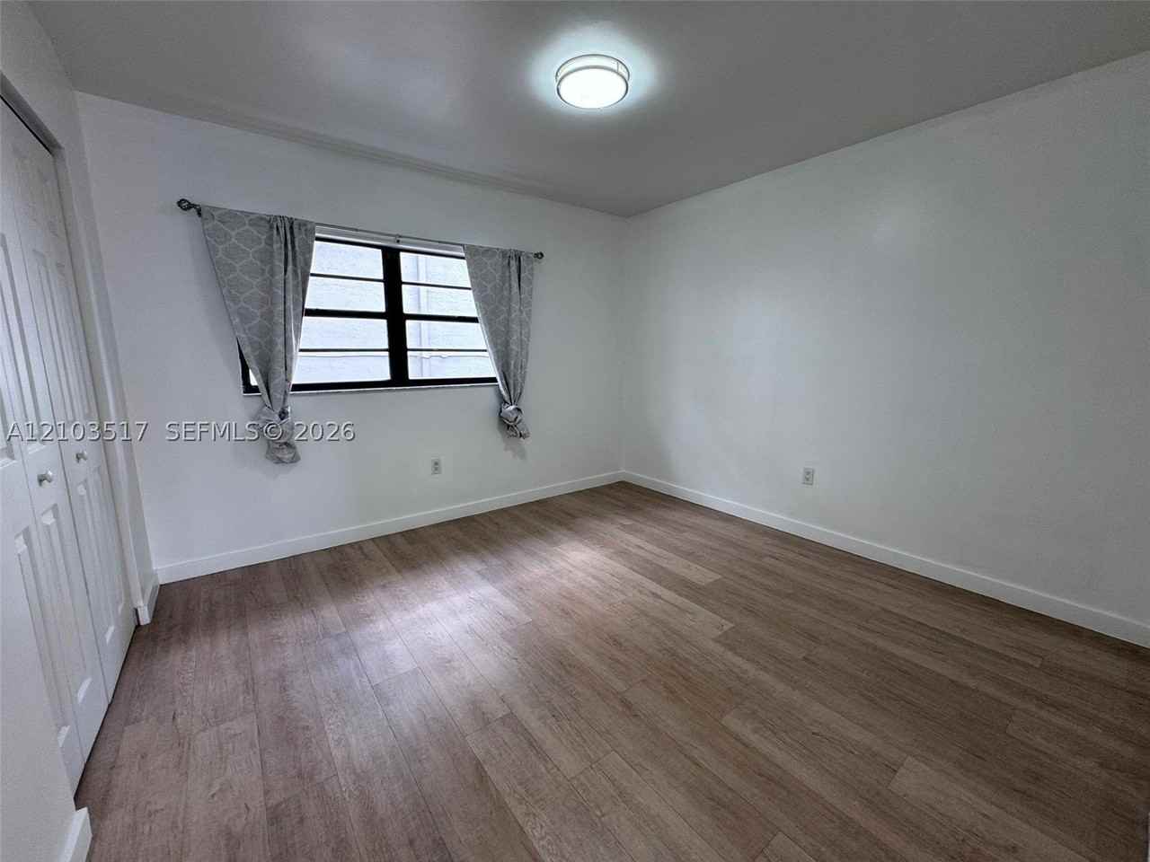 324 W 74th Pl #6 - Photo 5 of 18