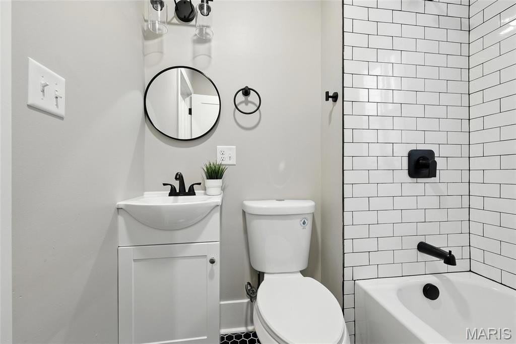 4363 Gibson Ave #1F - Photo 5 of 10