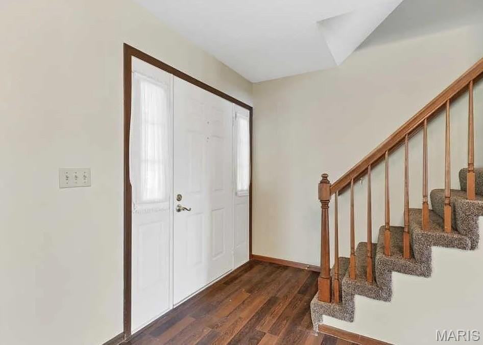 1241 Monaco Ln - Photo 2 of 19