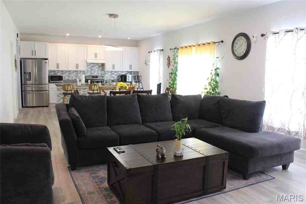 120 Bell Blvd - Photo 7 of 34