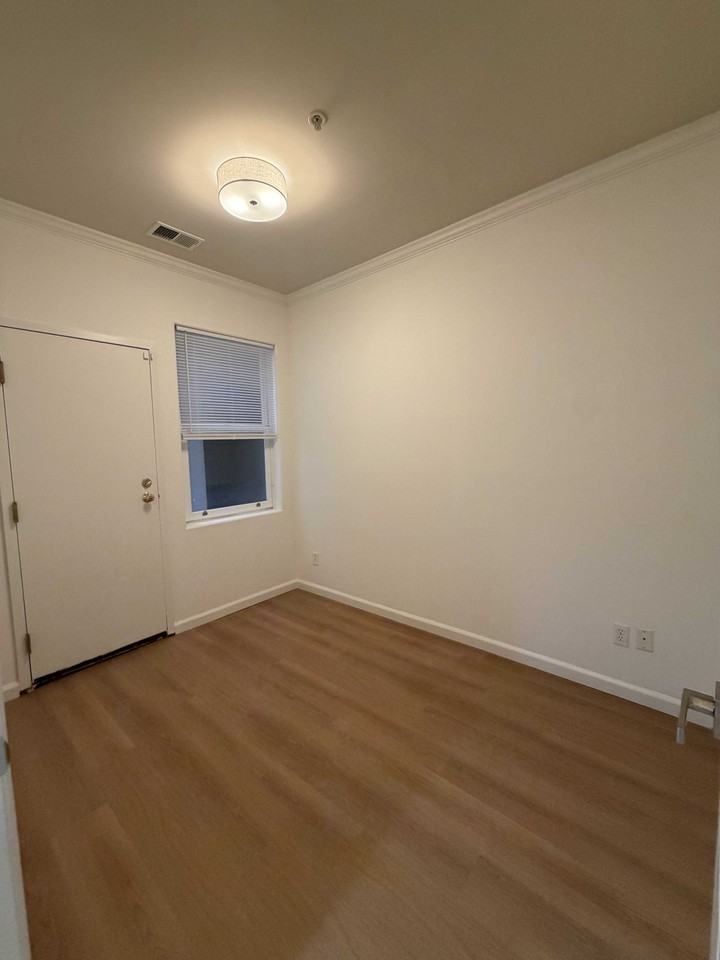 2383 Post St - Photo 5 of 12