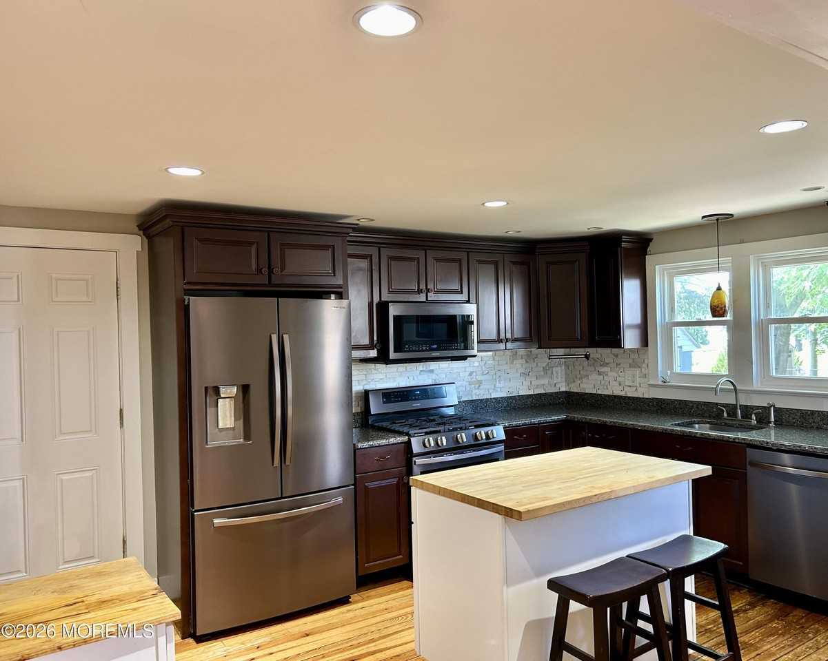 39 Hamilton St - Photo 6 of 13