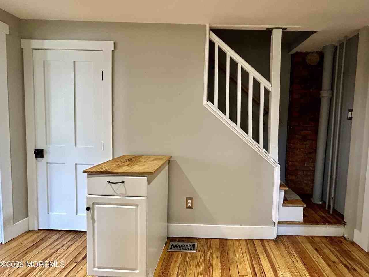 39 Hamilton St - Photo 7 of 13