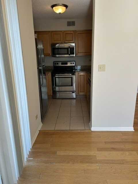 511 Aurora Ave #418 - Photo 5 of 17