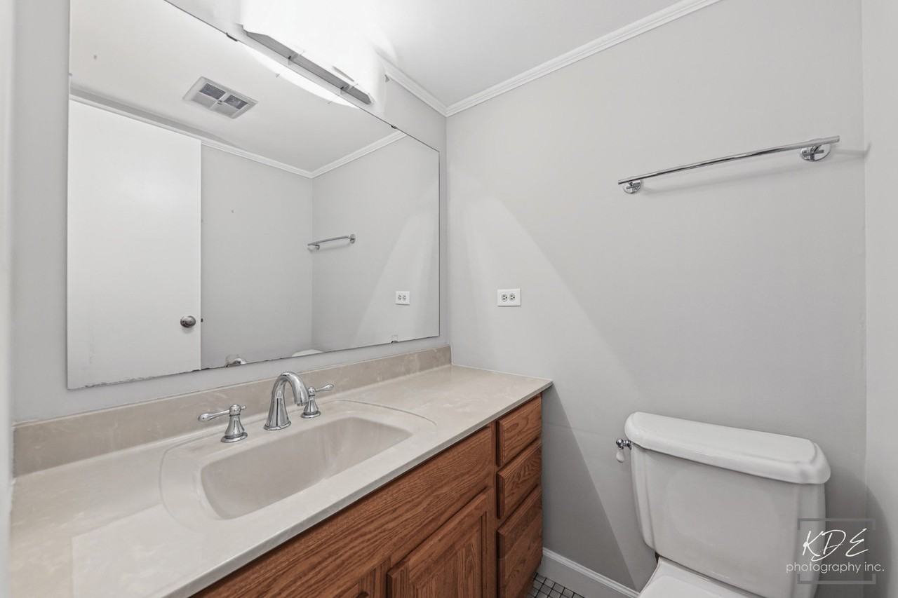 5910 Meadow Dr - Photo 5 of 18