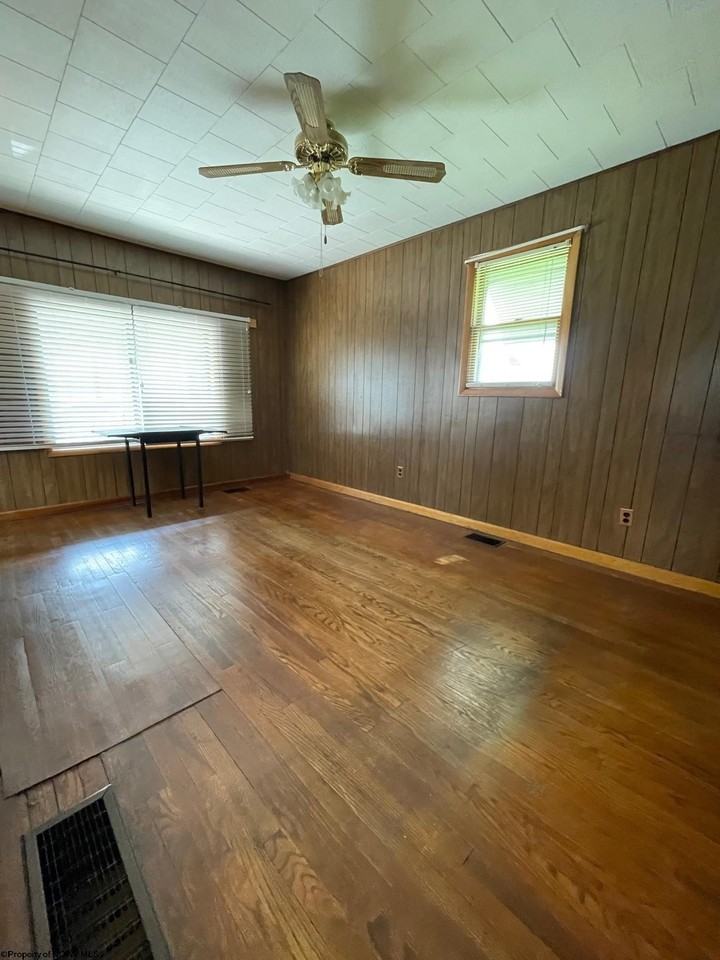 42 1/2 Meade St - Photo 6 of 10